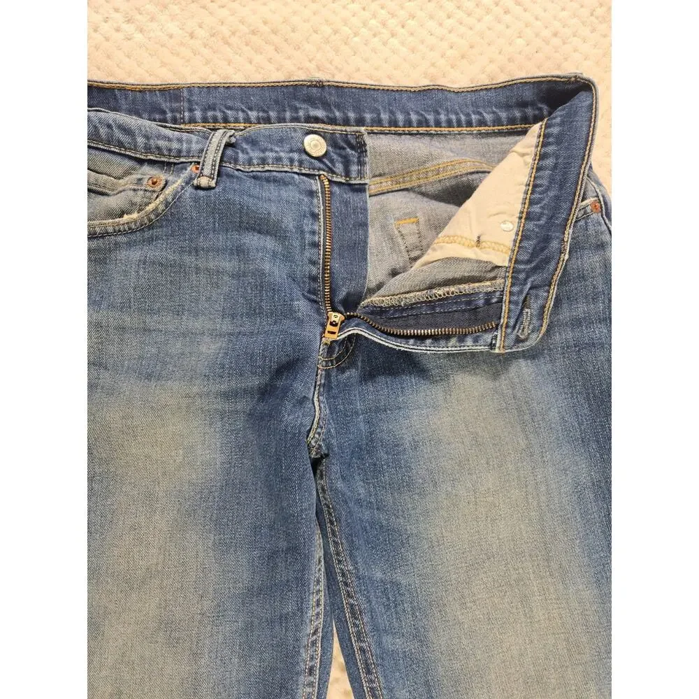 Levi's 505 Jeans Men's 34x34 Light Wash Straight Leg Distressed Denim #102